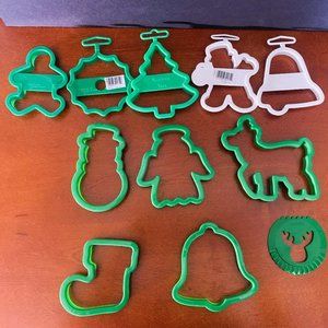 COOKIE CUTTERS - 11 PC Vintage Plastic CHRISTMAS Cookie Cutters WILTON NUTELLA